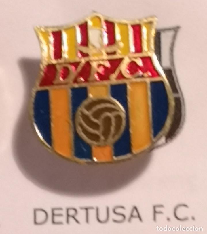 Sammelleidenschaft Sport: PIN FUTBOL - TARRAGONA - TORTOSA - EF DERTUSA - Solapa