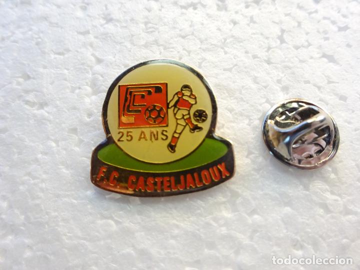 Collezionismo sportivo: PIN DE DEPORTES. F&Uacute;TBOL. FRANCIA. FC CASTELJALOUX