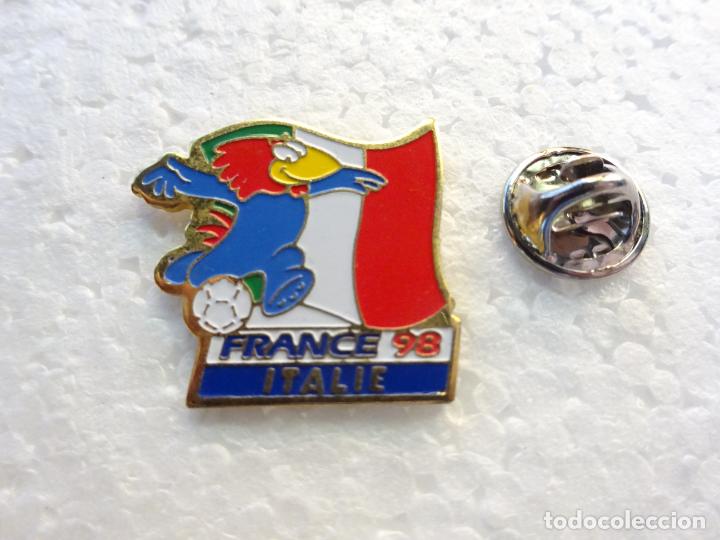 Sammelleidenschaft Sport: PIN DE DEPORTES. F&Uacute;TBOL. MUNDIAL COPA DEL MUNDO FRANCIA 98 1998 MASCOTA FOOTIX. SELECCI&Oacute;N ITALIA