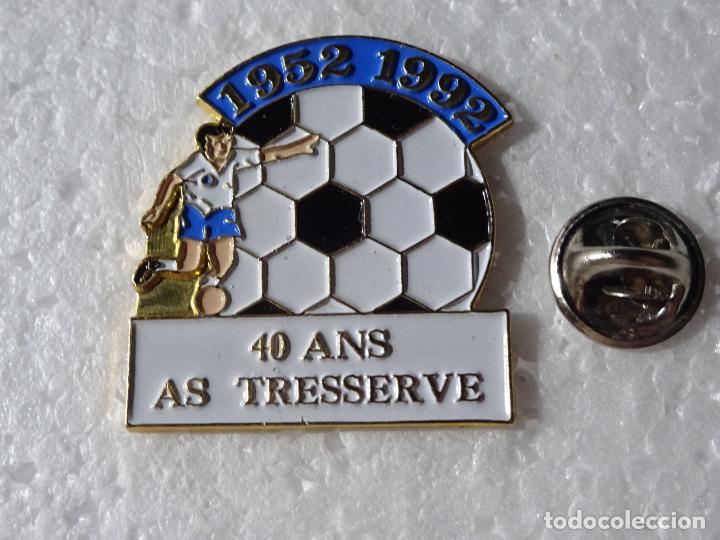 Sammelleidenschaft Sport: PIN DE DEPORTES. F&Uacute;TBOL. FRANCIA. AS TRESSERVE 1952 1992