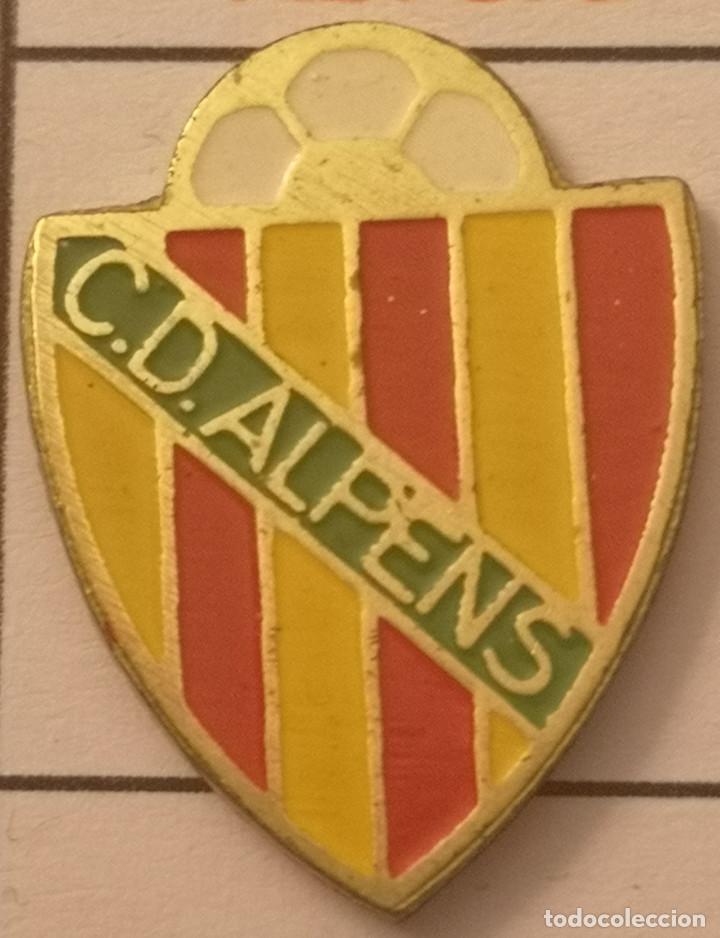Collezionismo sportivo: PIN FUTBOL - BARCELONA - ALPENS - CD ALPENS