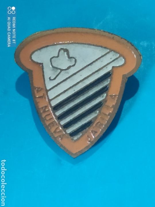 Sammelleidenschaft Sport: PINS DE F&Uacute;TBOL AT NUEVA JARILLA CADIZ