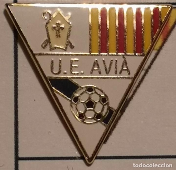 Sammelleidenschaft Sport: PIN FUTBOL - BARCELONA - AVI&Agrave; - UE AVI&Agrave;