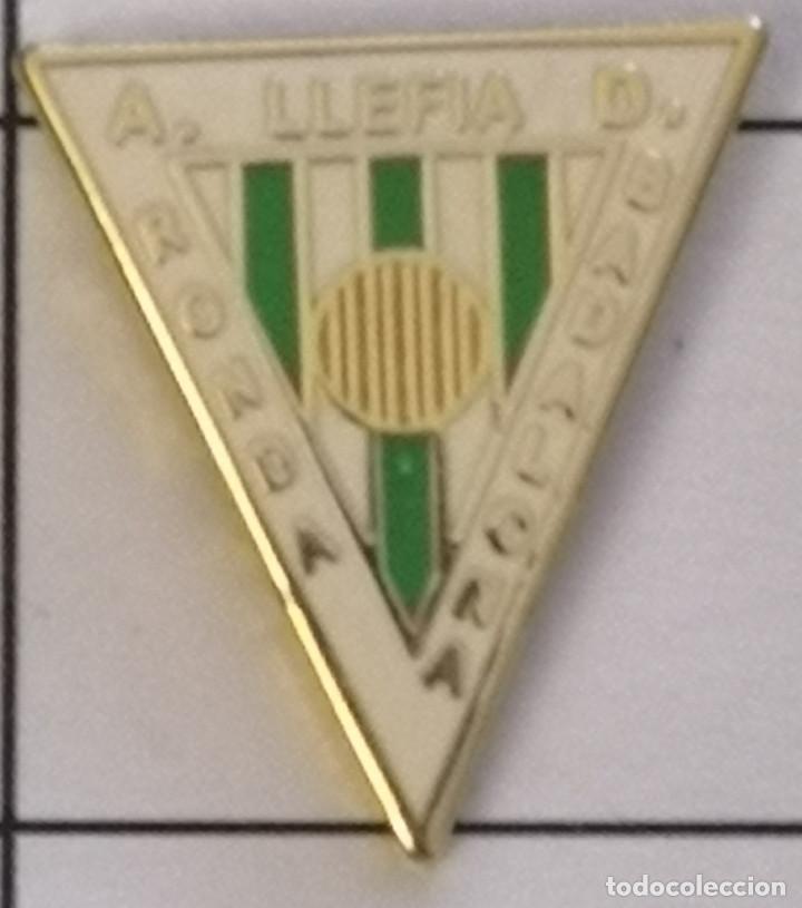 Sammelleidenschaft Sport: PIN FUTBOL - BARCELONA - BADALONA - AD RONDA LLEFIA