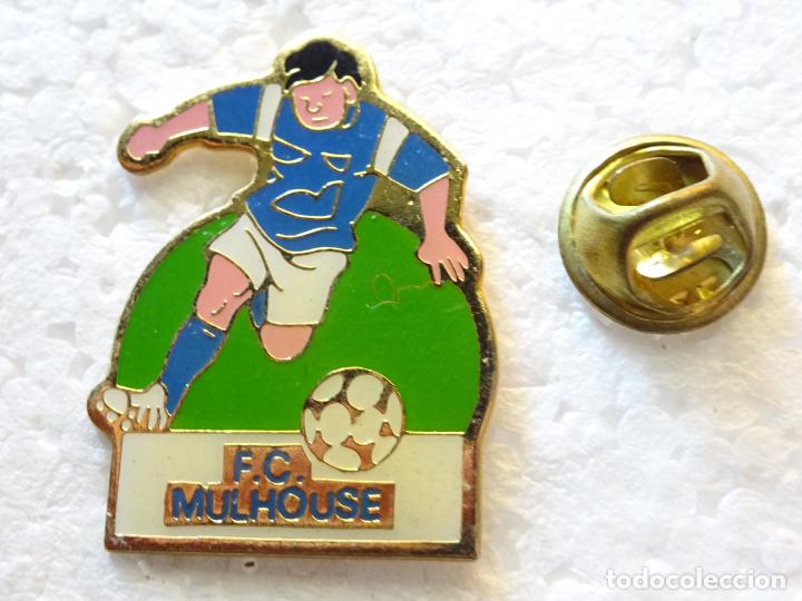 Sammelleidenschaft Sport: PIN DE DEPORTES. F&Uacute;TBOL. FRANCIA. FC MULHOUSE