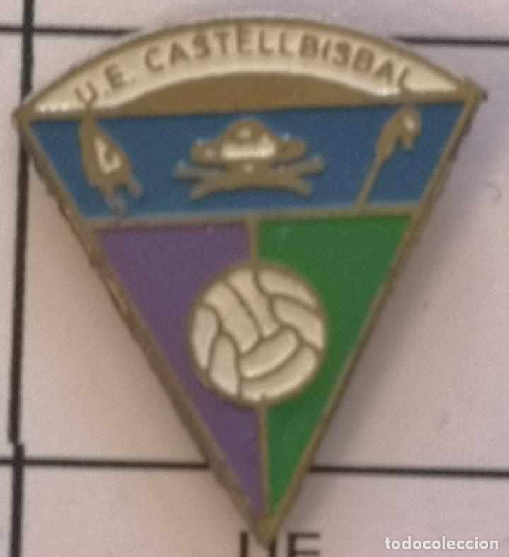 Colecionismo desportivo: PIN FUTBOL - BARCELONA - CASTELLBISBAL - UE CASTELLBISBAL