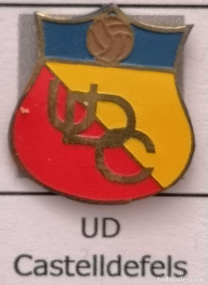 Colecionismo desportivo: PIN FUTBOL - BARCELONA - CASTELLDEFELS - UD CASTELLDEFELS