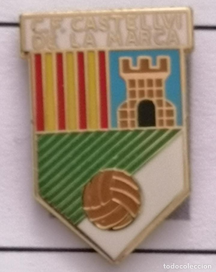 Colecionismo desportivo: PIN FUTBOL - BARCELONA - CASTELLVI DE LA MARCA - CF CASTELLVI DE LA MARCA