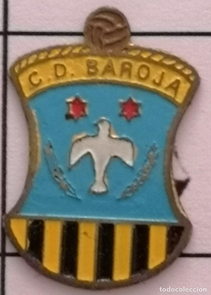Sammelleidenschaft Sport: PIN FUTBOL - BARCELONA - CERDANYOLA DEL VALL&Egrave;S - CD BAROJA
