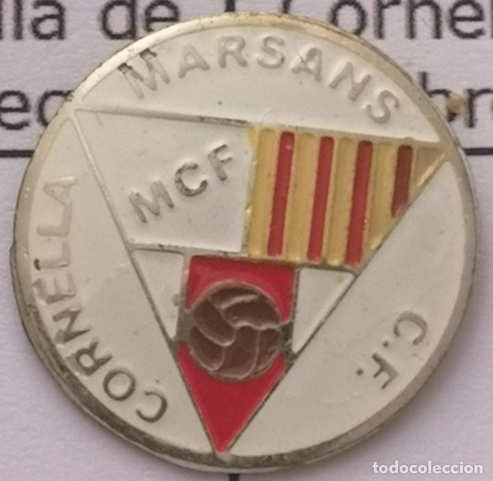 Coleccionismo deportivo: PIN FUTBOL - BARCELONA - CORNELL&Agrave; DE LLOBREGAT - MARSANS CF