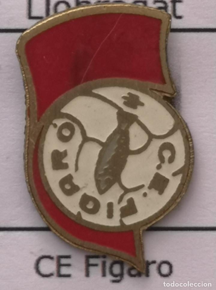 Coleccionismo deportivo: PIN FUTBOL - BARCELONA - EL FIGAR&Oacute;-MONTMANY - CE FIGAR&Oacute;