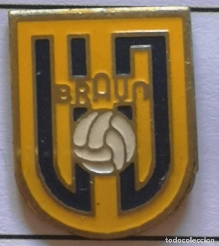Coleccionismo deportivo: PIN FUTBOL - BARCELONA - ESPLUGUES DE LLOBREGAT - UD BRAUN