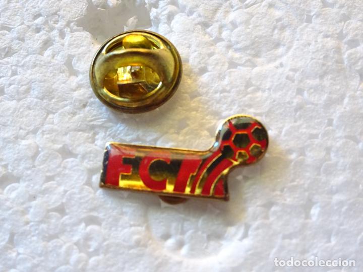 Collectionnisme sportif: PIN DE DEPORTES. F&Uacute;TBOL. FRANCIA. FCM?