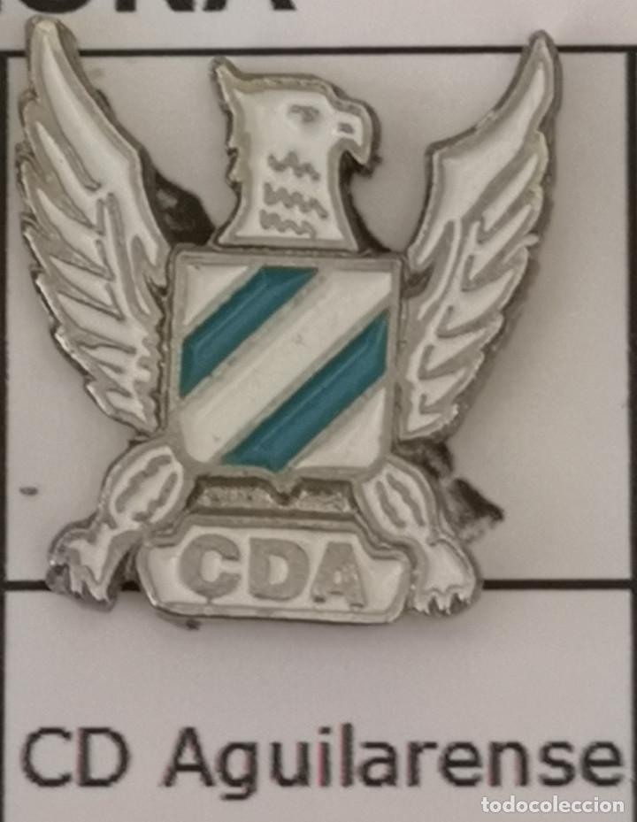 Collectionnisme sportif: PIN FUTBOL - BARCELONA - HOSPITALET DE LLOBREGAT - CD AGUILARENSE