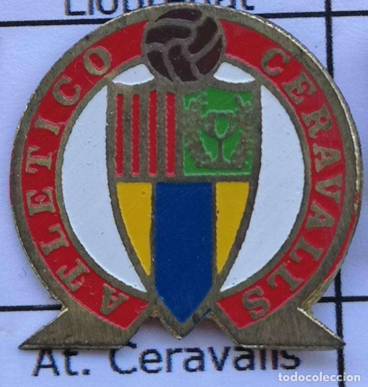 Collectionnisme sportif: PIN FUTBOL - BARCELONA - HOSPITALET DE LLOBREGAT - ATLETICO CERAVALLS
