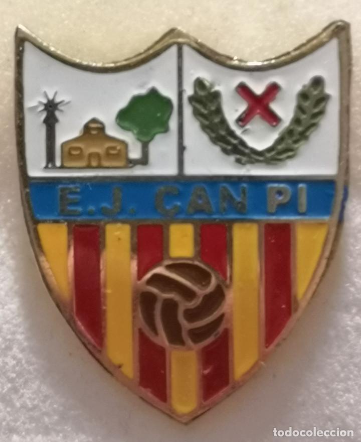 Collectionnisme sportif: PIN FUTBOL - BARCELONA - HOSPITALET DE LLOBREGAT - EJ CAN PI