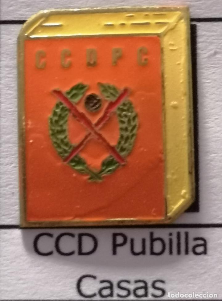 Collectionnisme sportif: PIN FUTBOL - BARCELONA - HOSPITALET DE LLOBREGAT - CCD PUBILLA CASAS
