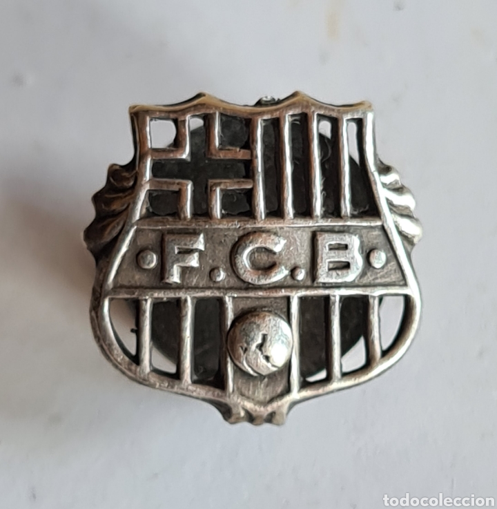 Coleccionismo deportivo: Insignia de plata con rosca FC Barcelona 25 Anys de Soci Socia - Escudo F&uacute;tbol Bar&ccedil;a Cul&eacute;