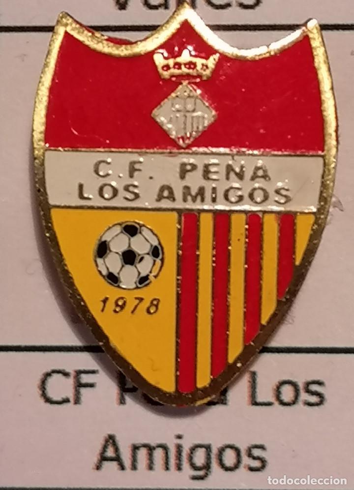 Sammelleidenschaft Sport: PIN FUTBOL - BARCELONA - LES FRANQUESES - CF PE&Ntilde;A LOS AMIGOS - Solapa