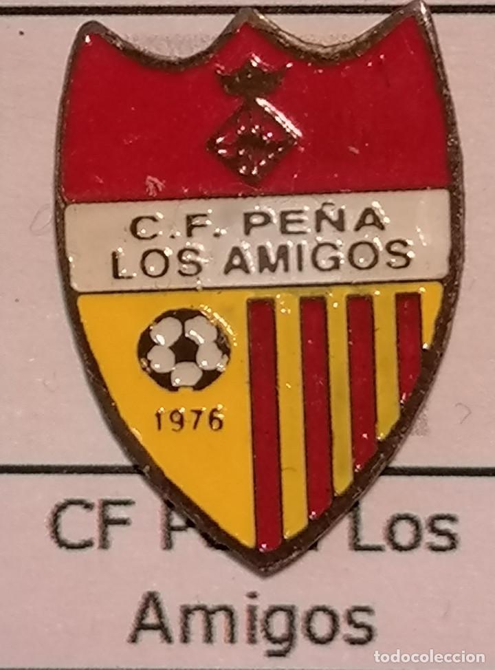 Sammelleidenschaft Sport: PIN FUTBOL - BARCELONA - LES FRANQUESES - CF PE&Ntilde;A LOS AMIGOS