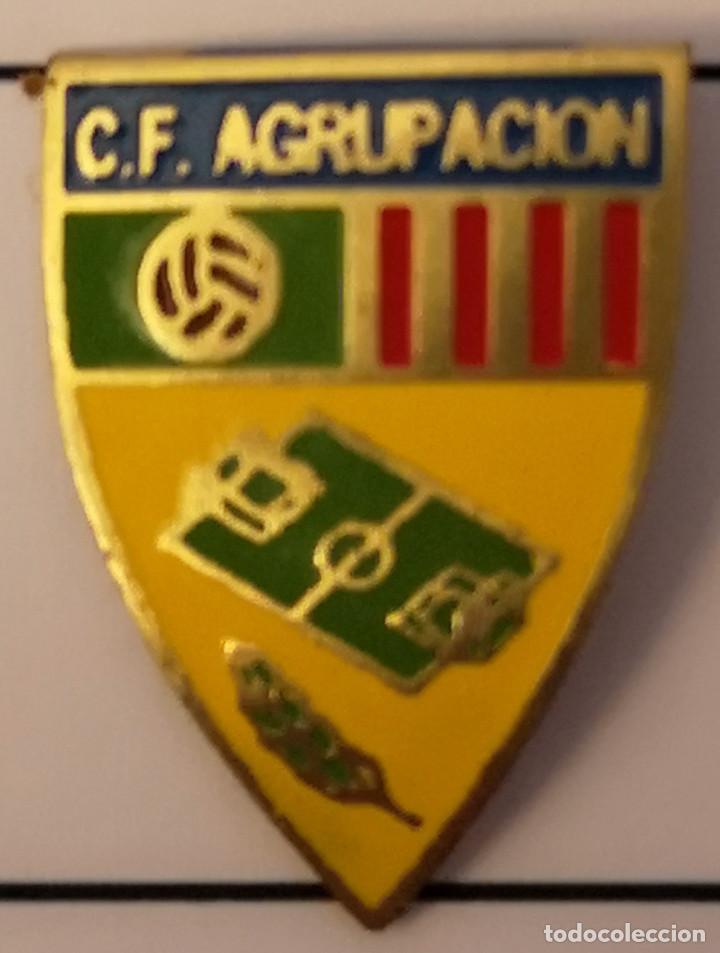 Sammelleidenschaft Sport: PIN FUTBOL - BARCELONA - CF AGRUPACI&Oacute;N