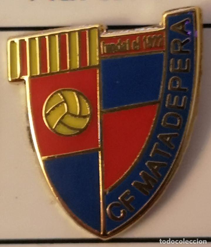 Sammelleidenschaft Sport: PIN FUTBOL - BARCELONA - MATADEPERA - CF MATADEPERA
