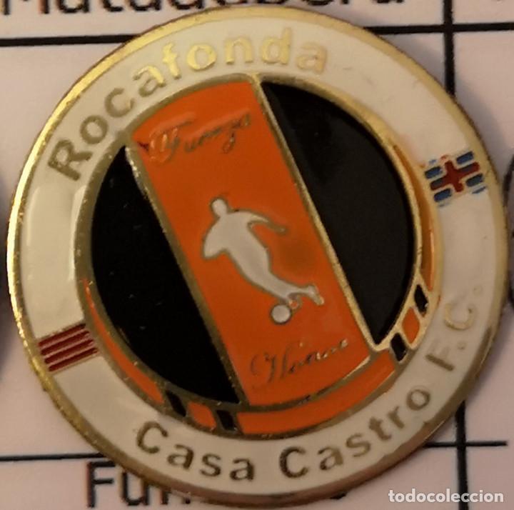 Sammelleidenschaft Sport: PIN FUTBOL - BARCELONA - MATARO - ROCAFONDA - CASA CASTRO FC
