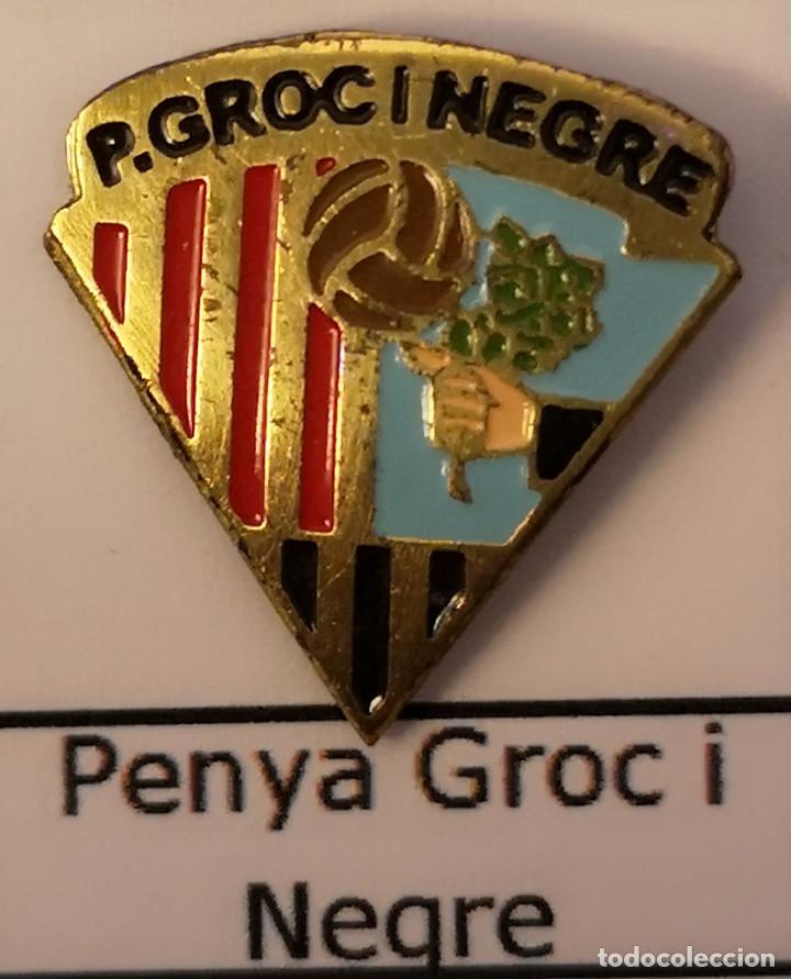 Sammelleidenschaft Sport: PIN FUTBOL - BARCELONA - MATARO - PENYA GROC I NEGRE