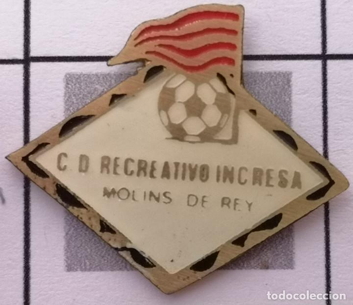 Sammelleidenschaft Sport: PIN FUTBOL - BARCELONA - MOLINS DE REI - CD RECREATIVO INCRESA