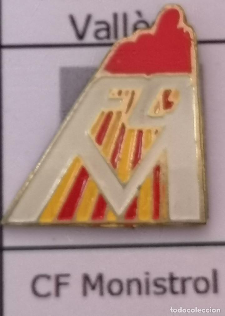 Sammelleidenschaft Sport: PIN FUTBOL - BARCELONA - MONISTROL - FC MONISTROL