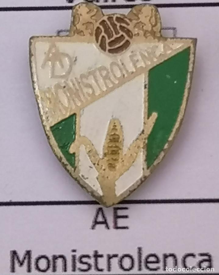 Sammelleidenschaft Sport: PIN FUTBOL - BARCELONA - MONISTROL DE CALDERS - AD MONISTROLENCA