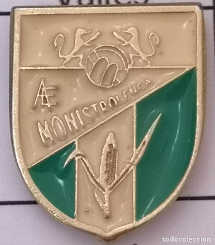 Sammelleidenschaft Sport: PIN FUTBOL - BARCELONA - MONISTROL DE CALDERS - AE MONISTROLENCA