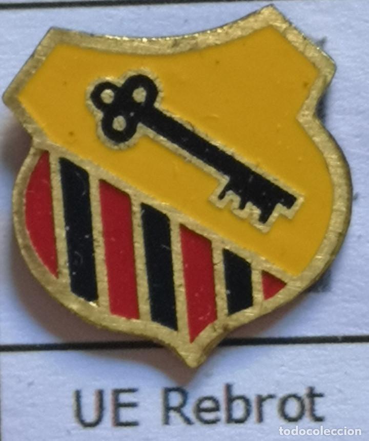 Sammelleidenschaft Sport: PIN FUTBOL - BARCELONA - IGUALADA - UE REBROT