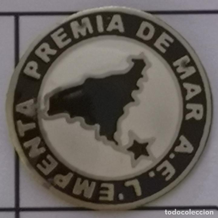 Sammelleidenschaft Sport: PIN FUTBOL - BARCELONA - PREMI&Agrave; DE MAR - AE L'EMPENTA