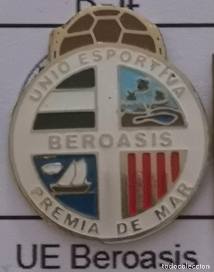 Sammelleidenschaft Sport: PIN FUTBOL - BARCELONA - PREMI&Agrave; DE MAR - UE BEROASIS