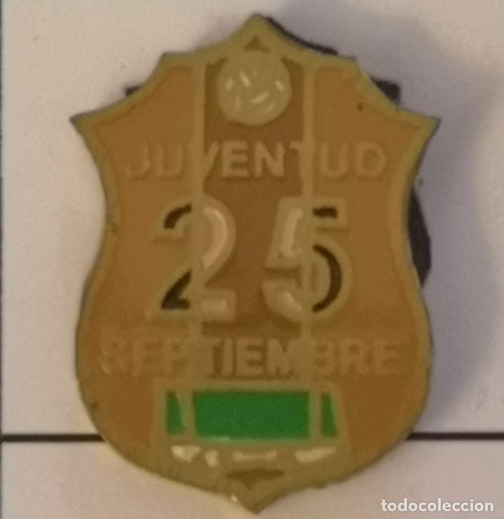 Sammelleidenschaft Sport: PIN FUTBOL - BARCELONA - RUBI - JUVENTUD 25 SEPTIEMBRE