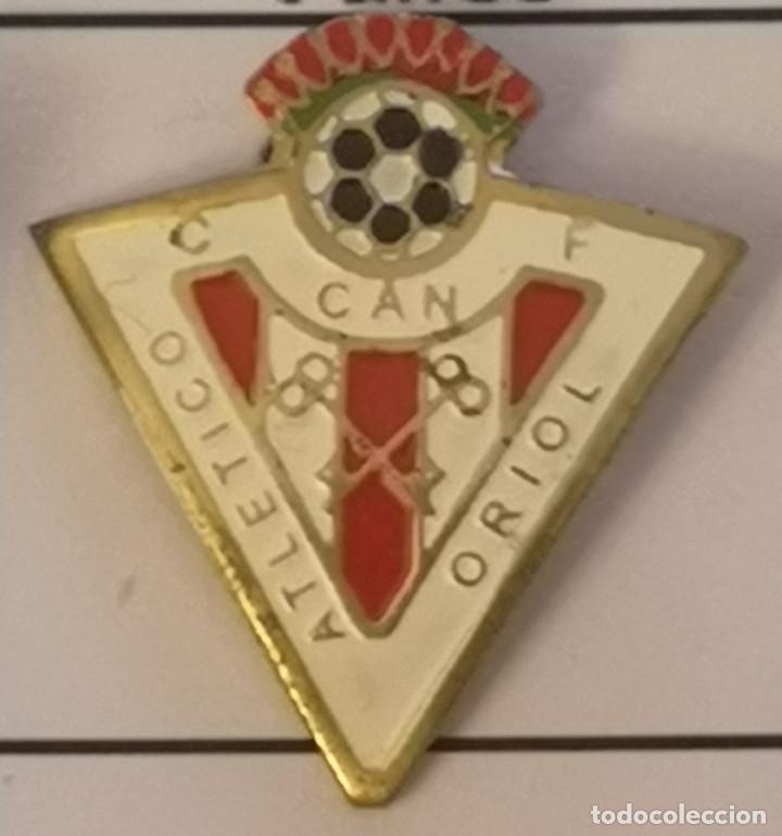 Sammelleidenschaft Sport: PIN FUTBOL - BARCELONA - RUBI - CF ATLETICO CAN ORIOL