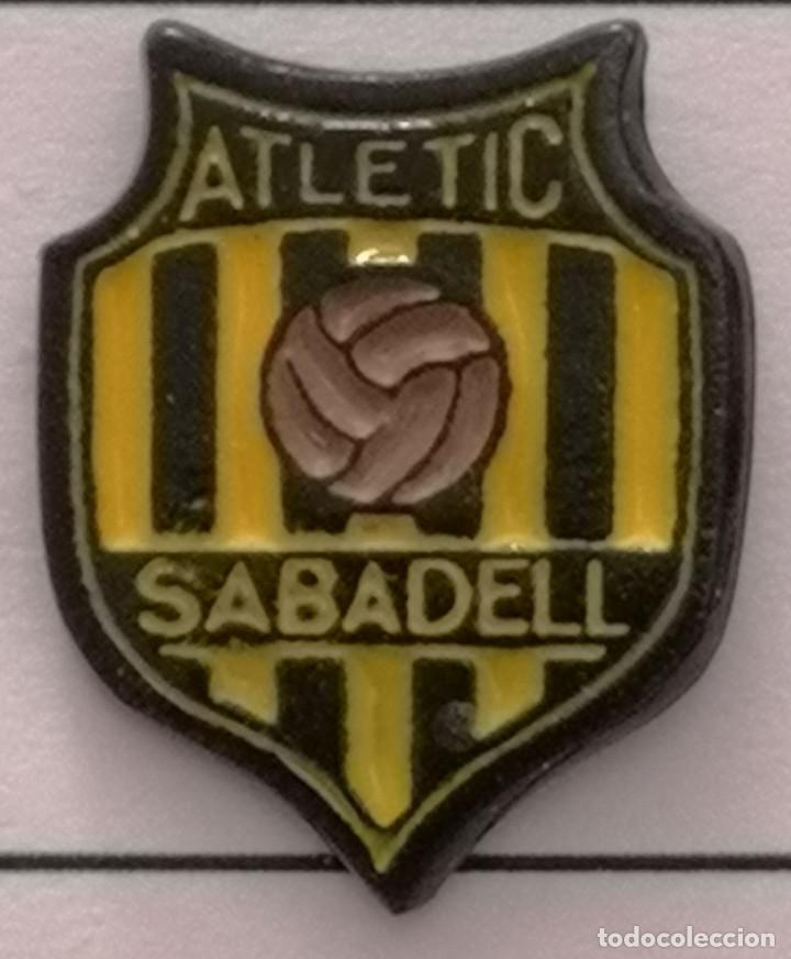 Sammelleidenschaft Sport: PIN FUTBOL - BARCELONA - SABADELL - ATLETIC SABADELL