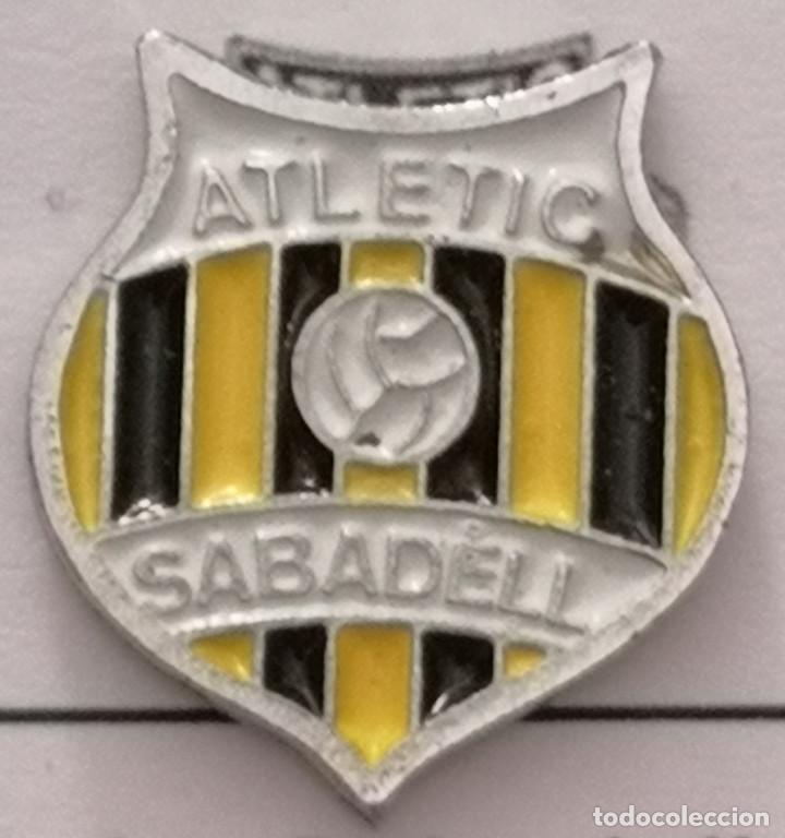 Sammelleidenschaft Sport: PIN FUTBOL - BARCELONA - SABADELL - ATLETIC SABADELL