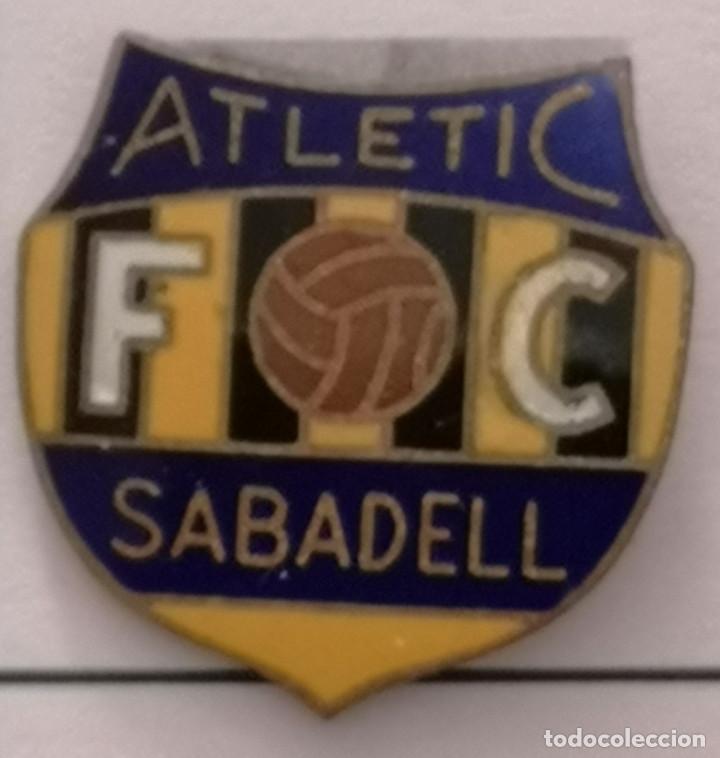 Sammelleidenschaft Sport: PIN FUTBOL - BARCELONA - SABADELL - ATLETIC SABADELL