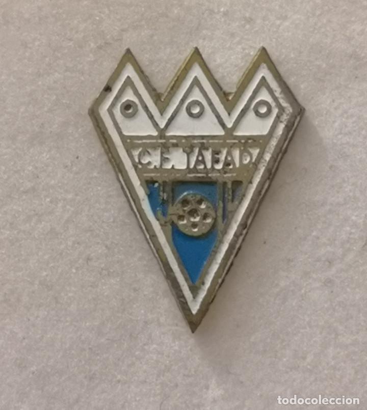 Colecionismo desportivo: PIN FUTBOL - BARCELONA - SABADELL - CF TAFAD