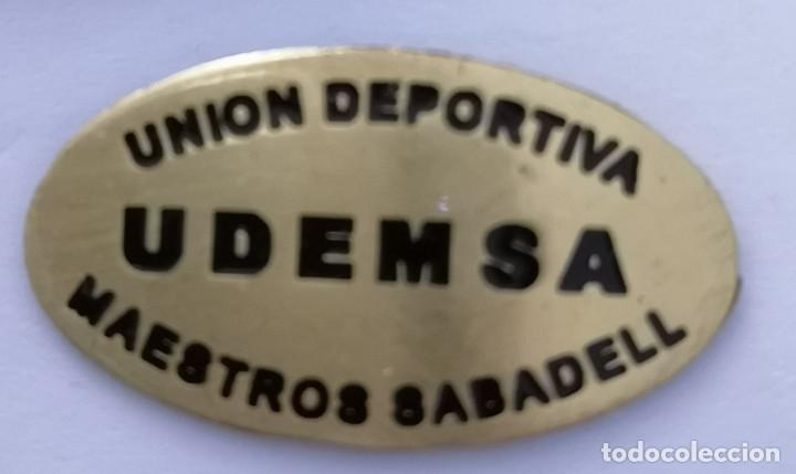 Colecionismo desportivo: PIN FUTBOL - BARCELONA - SABADELL - UD UDEMSA