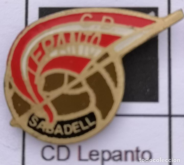 Colecionismo desportivo: PIN FUTBOL - BARCELONA - SABADELL - CD LEPANTO
