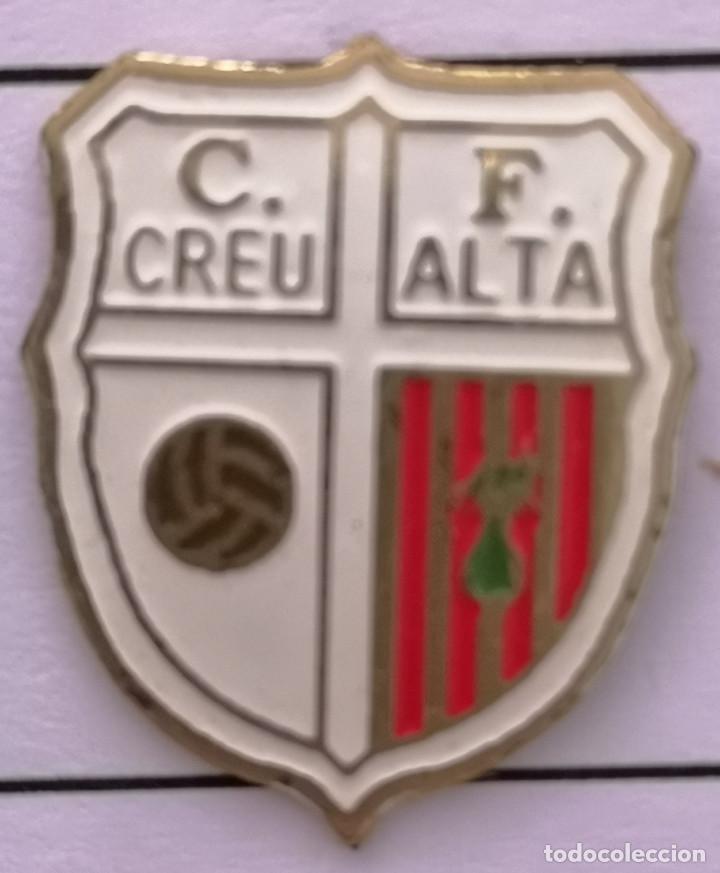 Colecionismo desportivo: PIN FUTBOL - BARCELONA - SABADELL - CF CREU ALTA