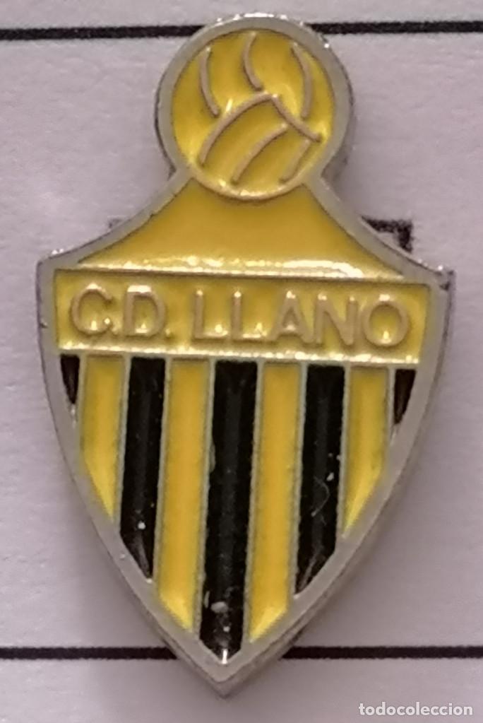 Colecionismo desportivo: PIN FUTBOL - BARCELONA - SABADELL - CD LLANO