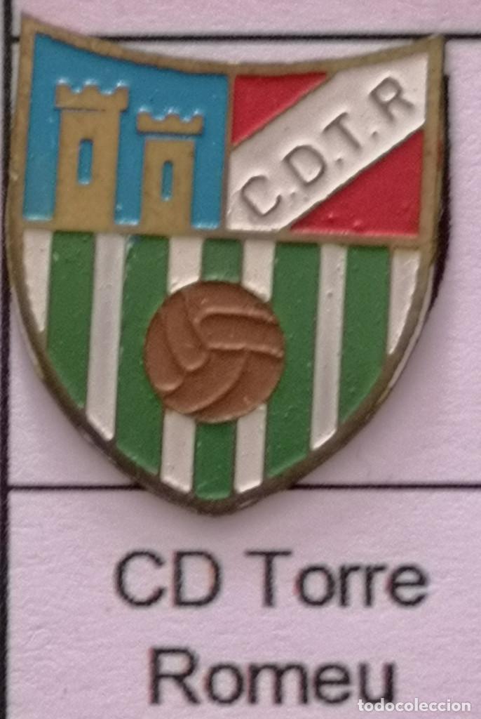 Colecionismo desportivo: PIN FUTBOL - BARCELONA - SABADELL - CD TORRE ROMEU