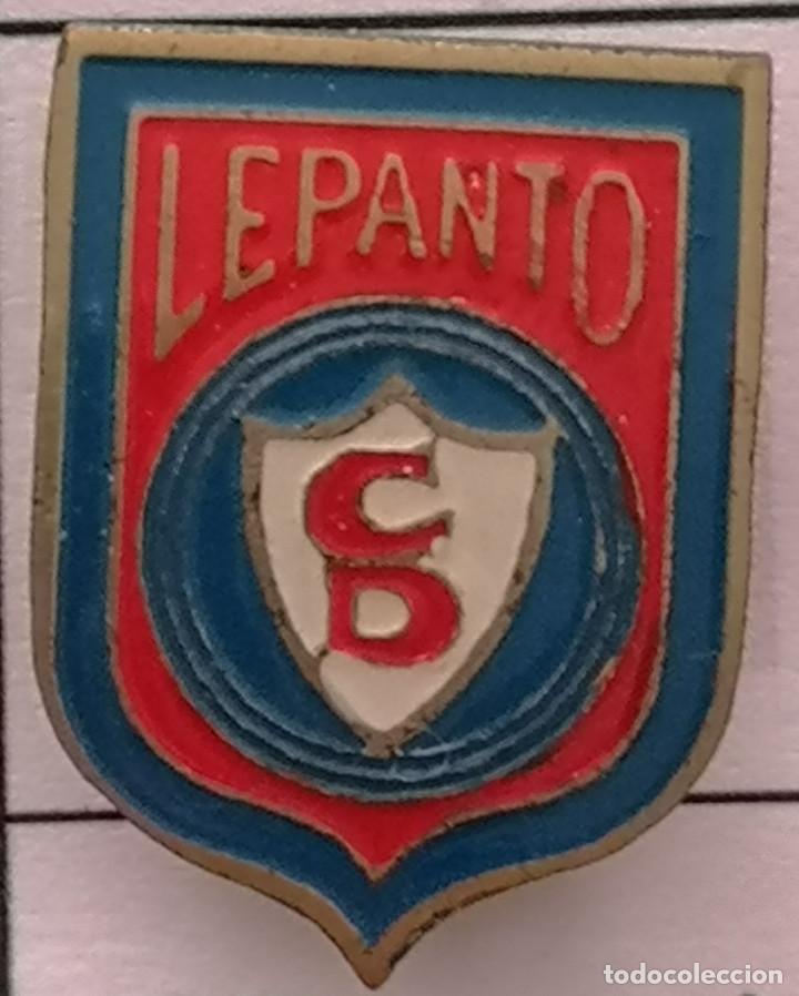 Colecionismo desportivo: PIN FUTBOL - BARCELONA - SABADELL - CD LEPANTO - Solapa