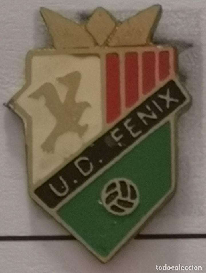 Colecionismo desportivo: PIN FUTBOL - BARCELONA - SANT BOI DE LLOBREGAT - UD FENIX