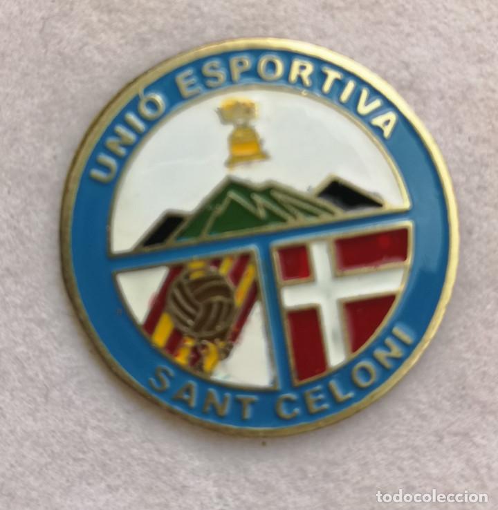 Collectionnisme sportif: PIN FUTBOL - BARCELONA - SANT CELONI - UE SANT CELONI