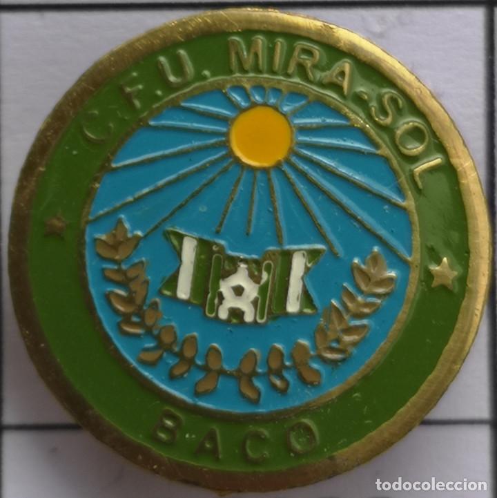 Collectionnisme sportif: PIN FUTBOL - BARCELONA - SANT CUGAT DEL VALL&Egrave;S - CFU MIRASOL BACO - Solapa